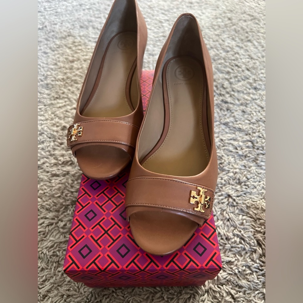 Unused Tory Burch wedge shoes. Size 8